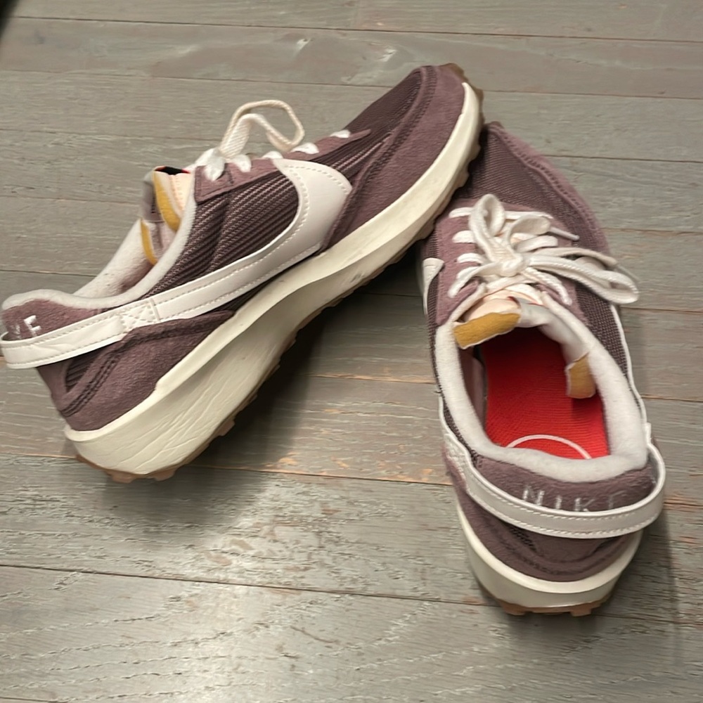 Nike-Waffle Debut Vintage Running Shoe